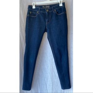 DL1961 360 Comfort Angel Mid-Rise Skinny Ankle